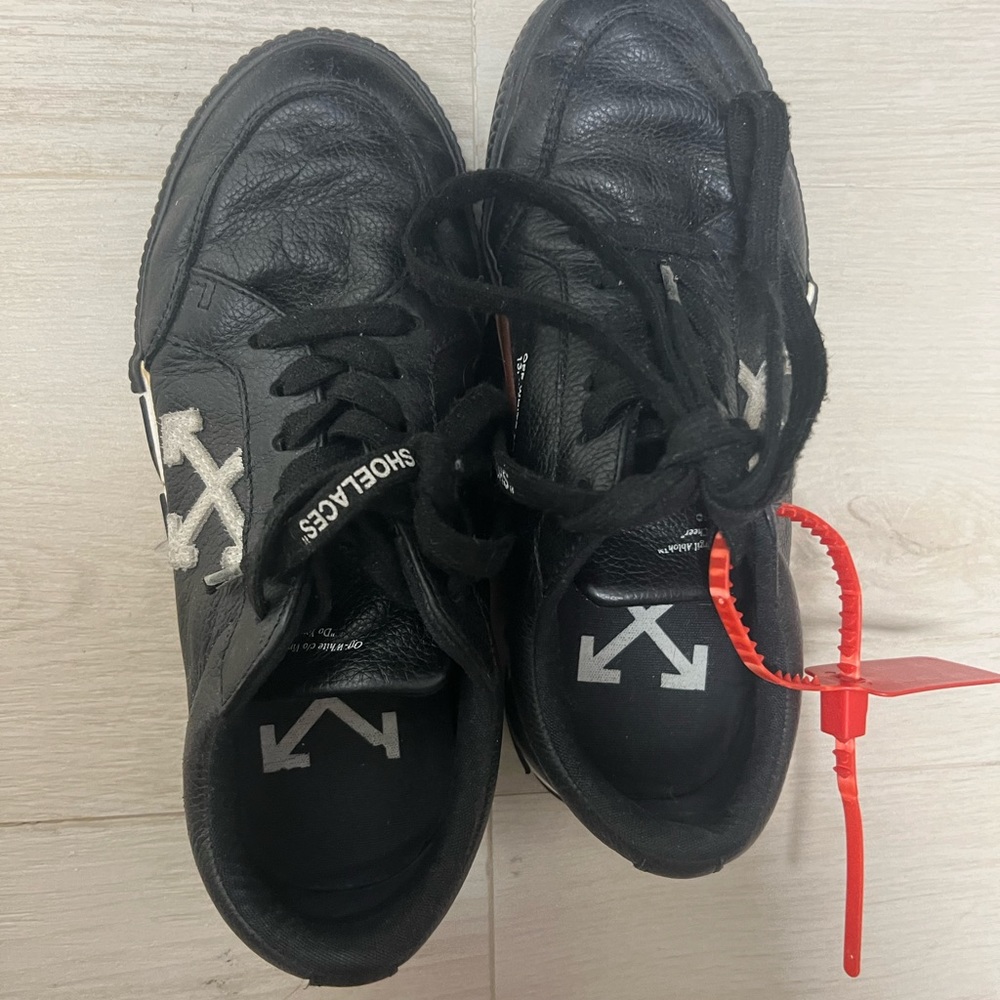 AUTHENTIC OFF WHITE WOMENS SNEAKERS SIZE 37 / 7